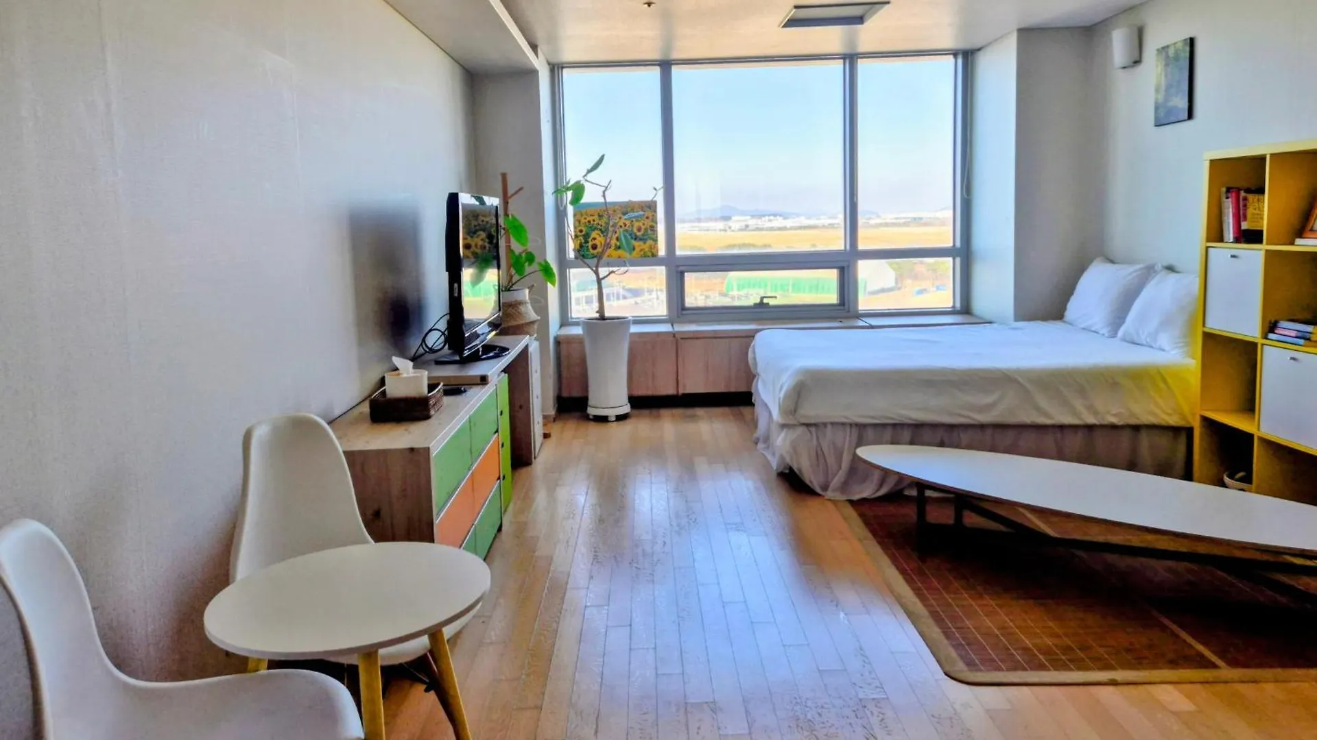 Cozy - Bright Studio Incheon 3*,  South Korea
